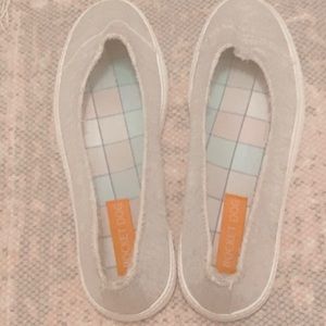 Woman’s Rocket Dog Slim Flats size:8